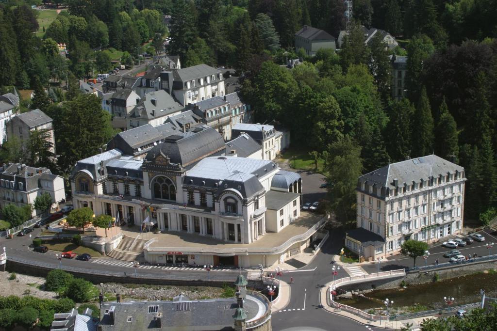 Le Parc Des Fees Hôtel Retaurant&Spa La Bourboule Extérieur photo